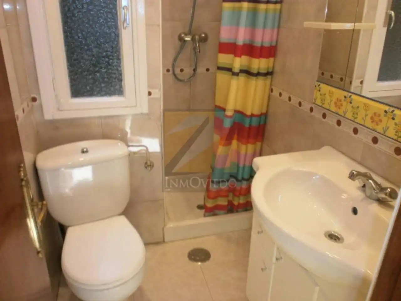 Baño de Piso en venta en Oviedo  con Calefacción y Amueblado