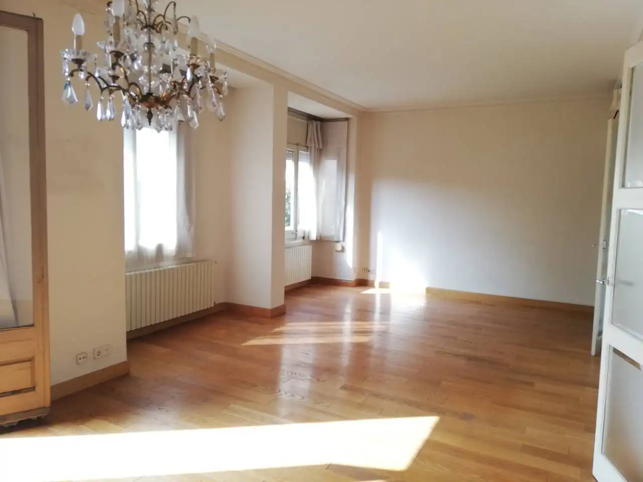 Wohnzimmer von Wohnung zur Miete in Girona mit Klimaanlage, Heizung und Parkett
