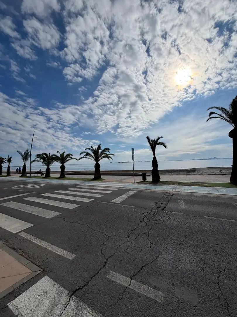 Vista exterior de Pis en venda en San Pedro del Pinatar amb Moblat i Balcó