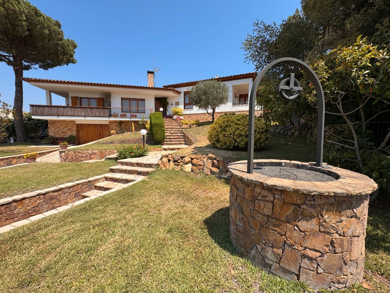 Jardí de Casa o xalet en venda en Mont-ras amb Aire condicionat, Calefacció i Jardí privat