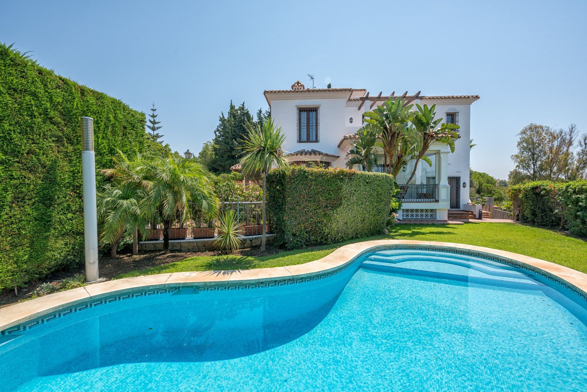 Jardí de Casa o xalet en venda en Marbella amb Aire condicionat, Jardí privat i Terrassa