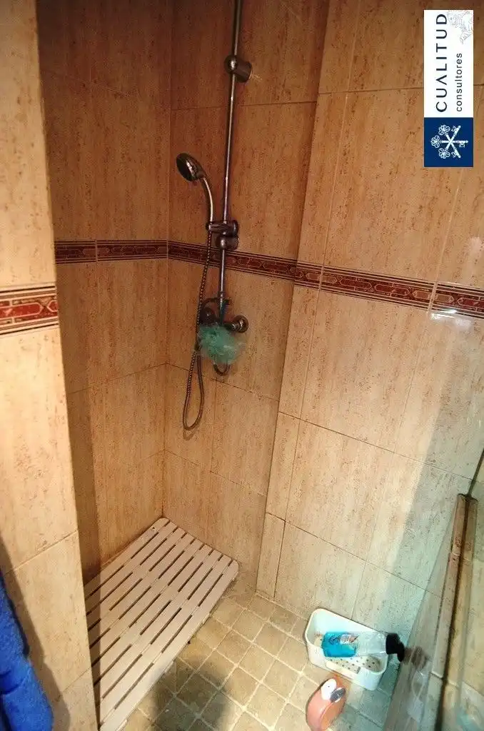 Baño de Casa o chalet en venta en Castellón de la Plana / Castelló de la Plana con Calefacción, Parquet y Terraza