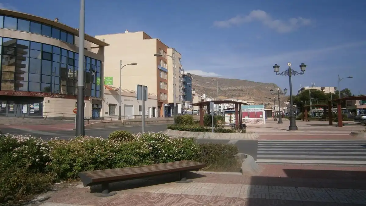 Vista exterior de Oficina en venta en Roquetas de Mar