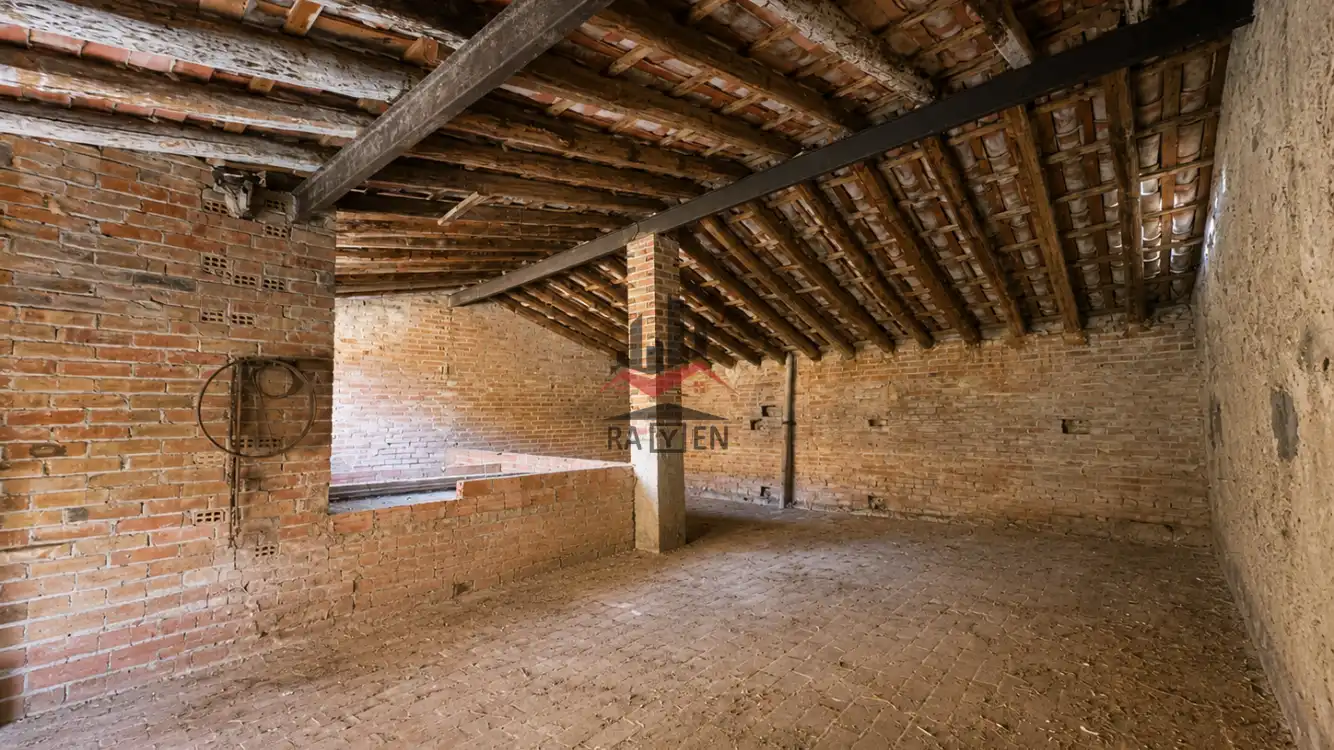 Casa adosada en venda en Riumors