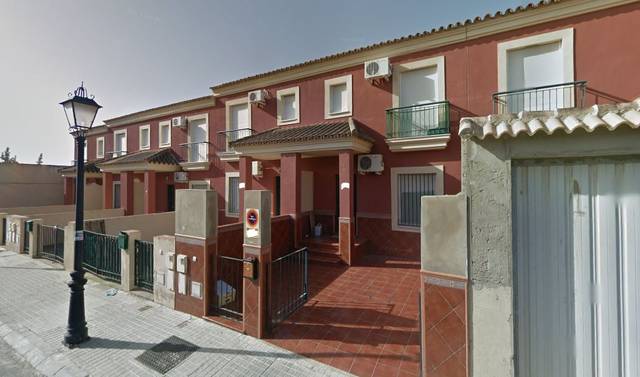Casa adosada en Venta en Calle Calderón de la Barca en Pilas
