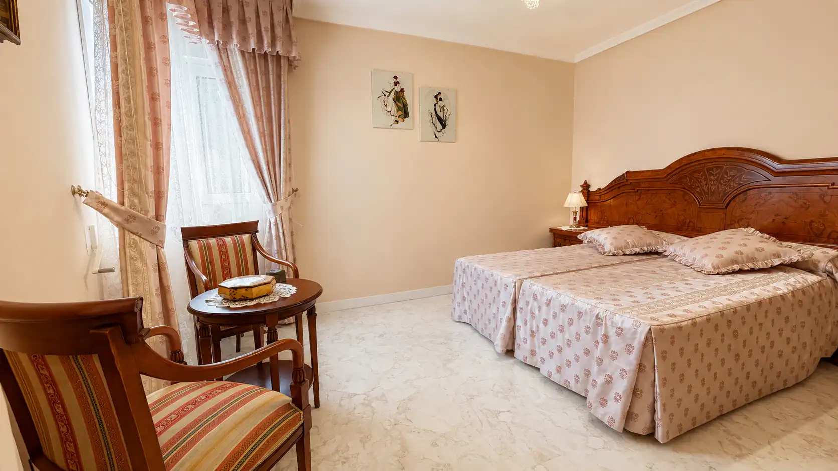 Bedroom of Houses for sale in San Lorenzo de El Escorial  with Air Conditioner, Heating and Private garden