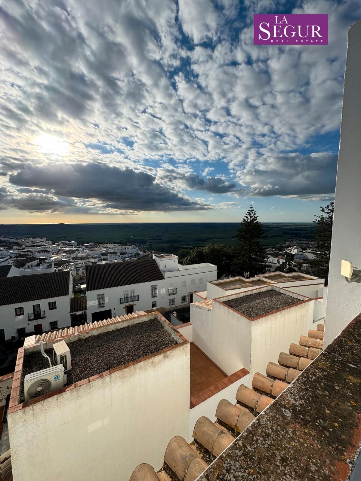 Vista exterior de Casa adosada en venda en Medina Sidonia amb Terrassa