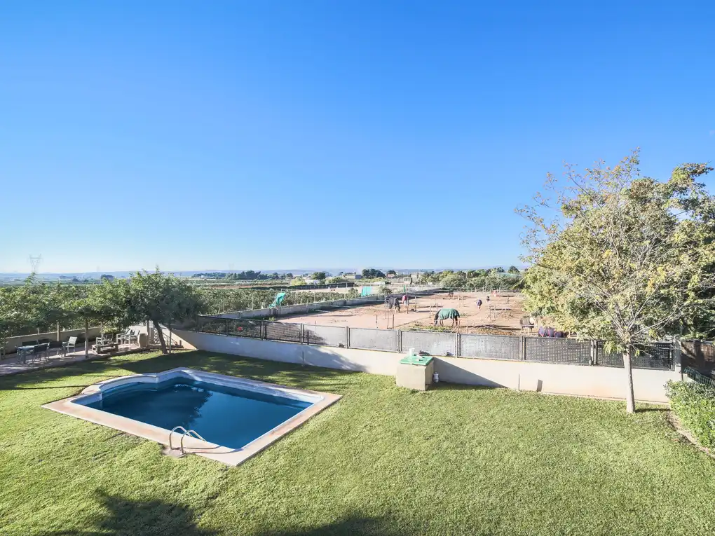 Casa amb terrassa en venda a Los Pinares - La Masia, imagen 17