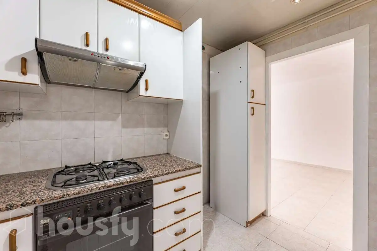 Kitchen of Flat for sale in Barcelona