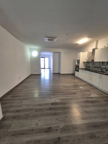 Local comercial en Alquiler en Àvila en La Vila Olímpica del Poblenou