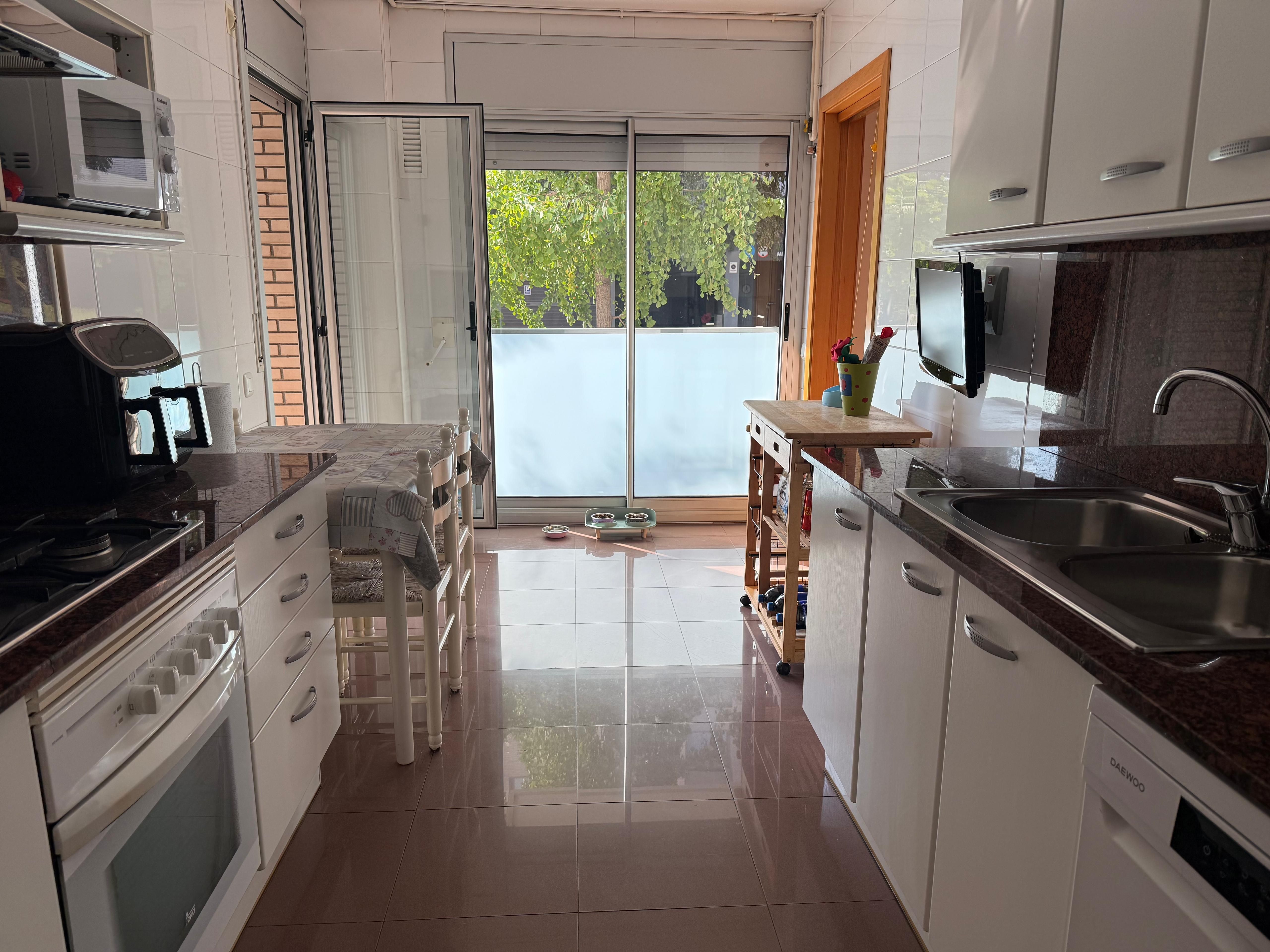 Cocina de Piso en venta en Sant Boi de Llobregat con Calefacción y Balcón