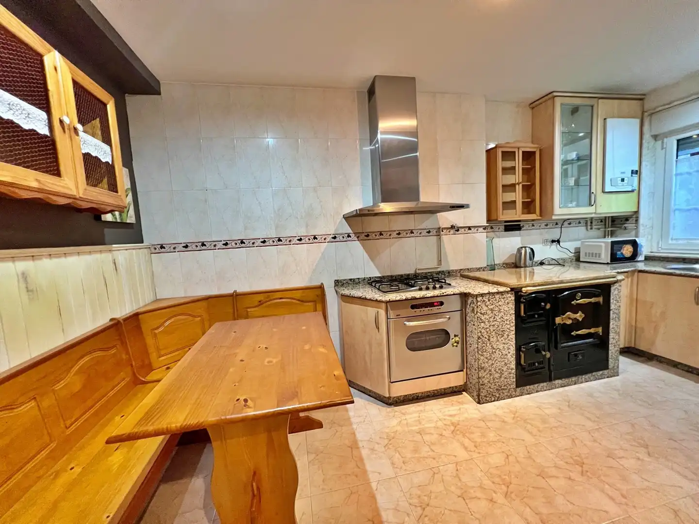 Cocina de Piso en venta en Lugo con Calefacción, Amueblado y Horno