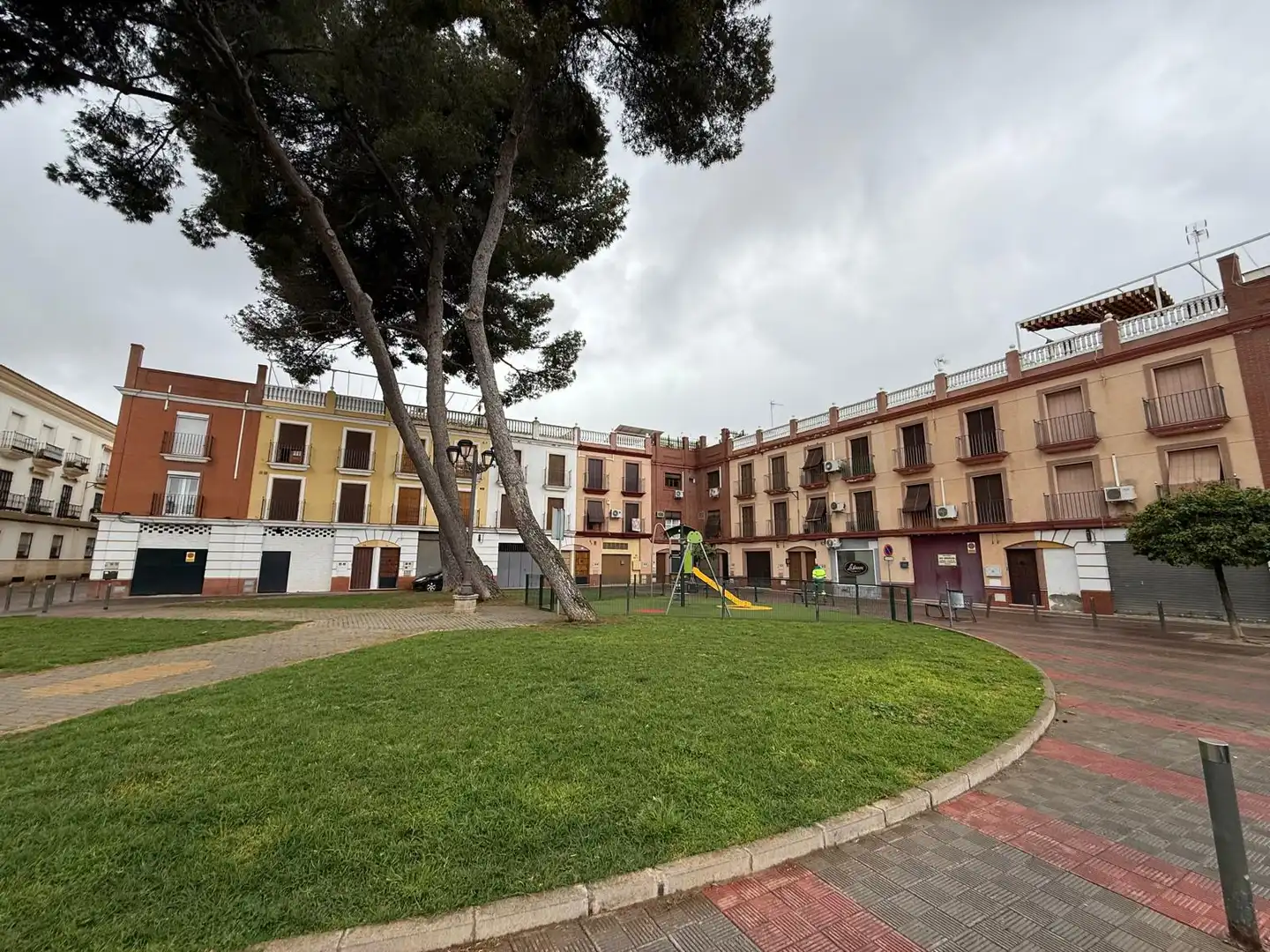 Vista exterior de Dúplex en venta en Dos Hermanas con Aire acondicionado, Calefacción y Terraza