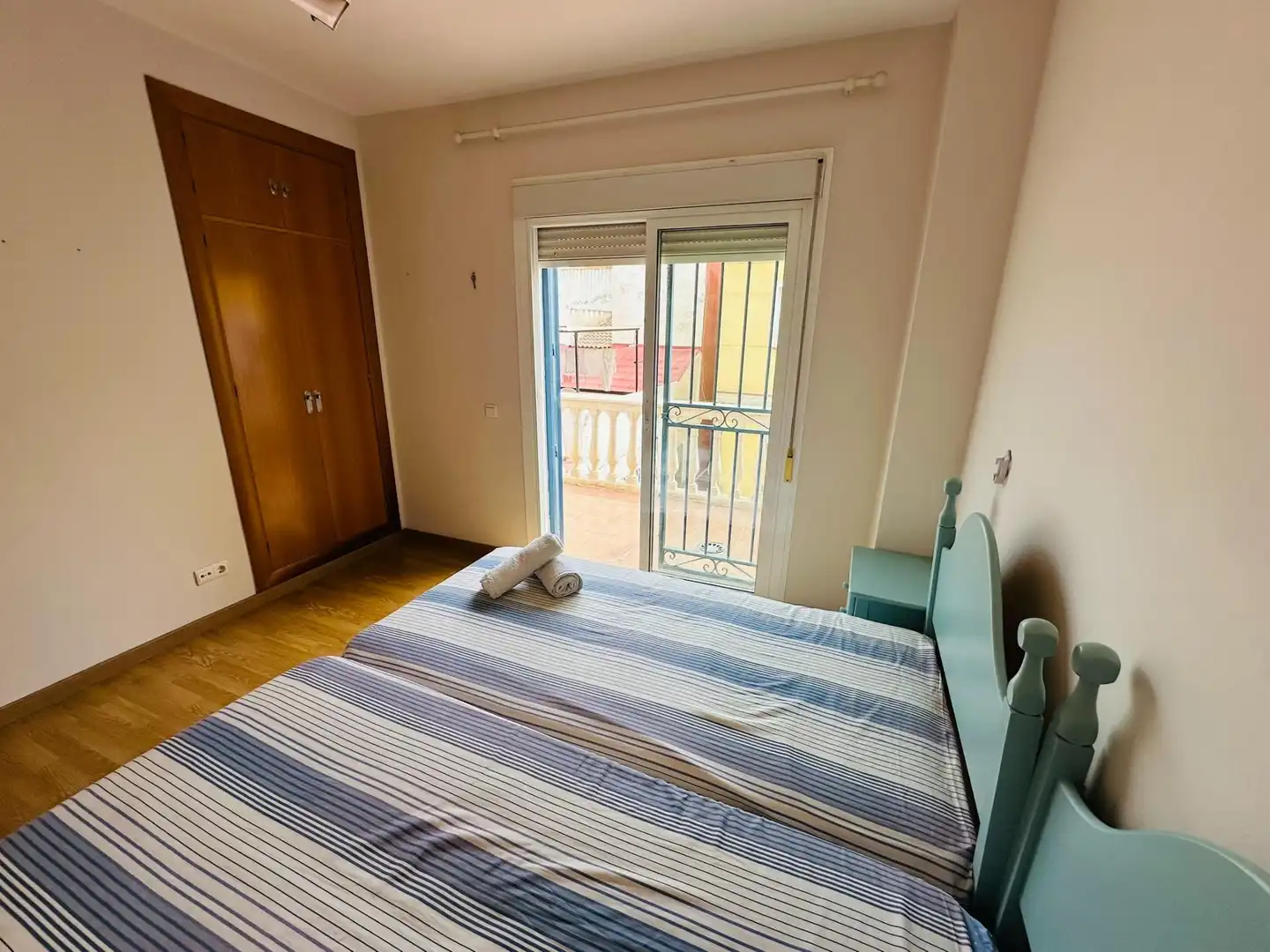 Dormitori de Casa adosada en venda en Málaga amb Terrassa i Alarma