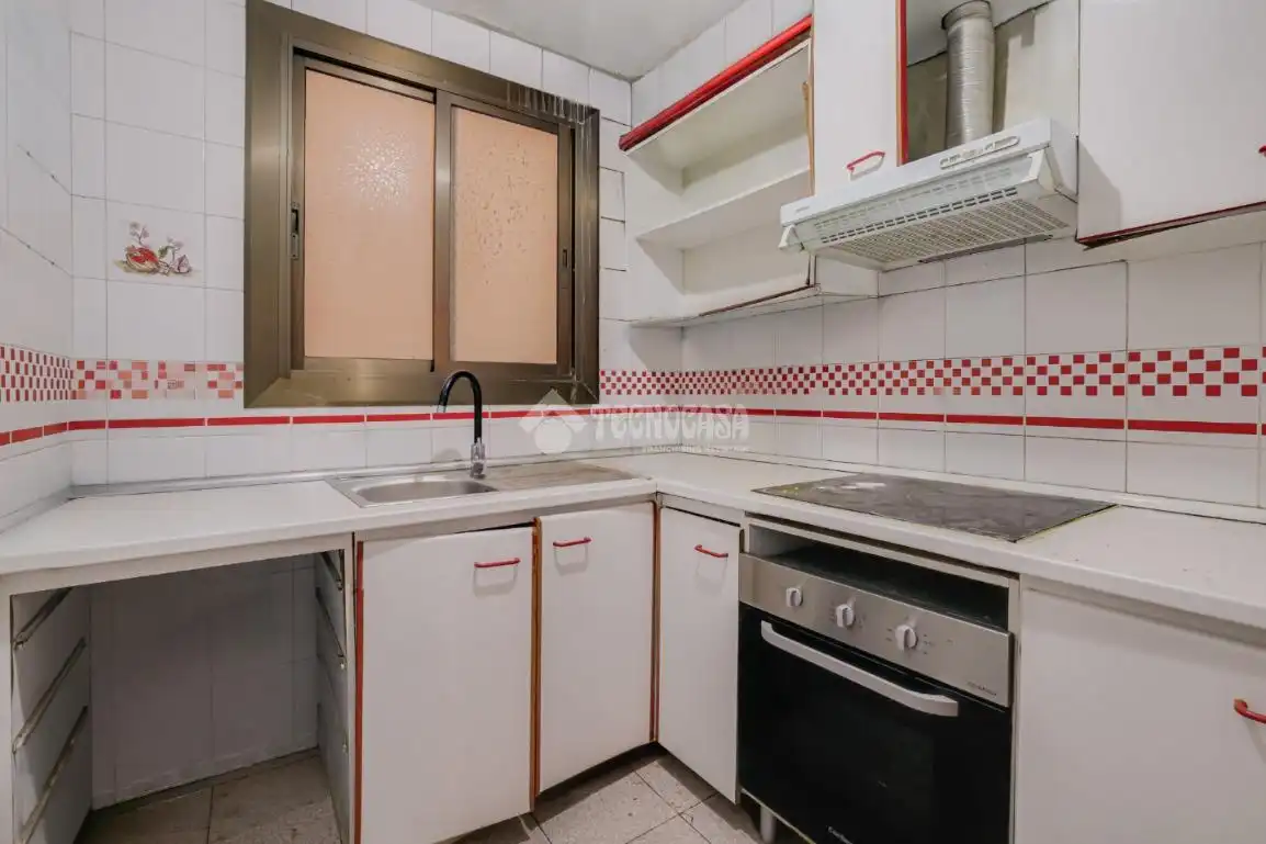 Cocina de Piso en venta en L'Hospitalet de Llobregat