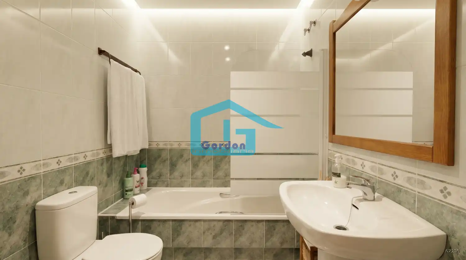 Baño de Ático en venta en Sanxenxo con Calefacción, Terraza y Amueblado