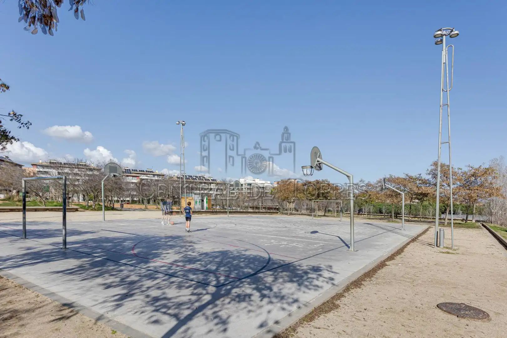 Vista exterior de Planta baixa en venda en Sant Cugat del Vallès amb Aire condicionat, Calefacció i Jardí privat