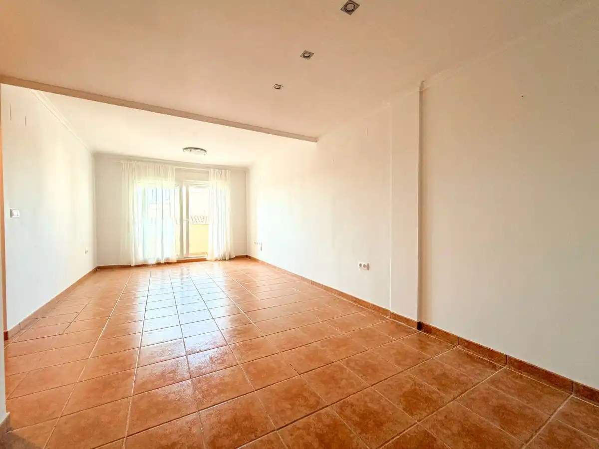Wohnung zum Verkauf in Dénia mit Klimaanlage, Heizung und Terrasse
