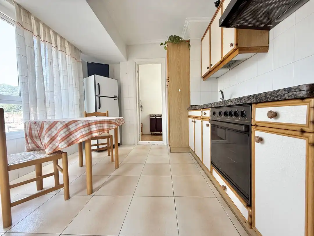Cocina de Piso en venta en Elgoibar con Calefacción, Terraza y Amueblado