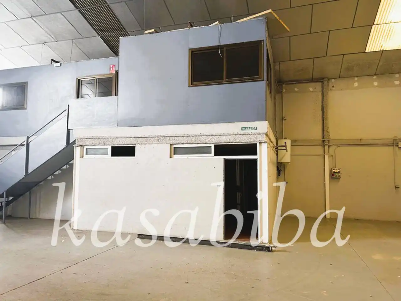 Außenansicht von Fabrikhallen zum Verkauf in Albacete