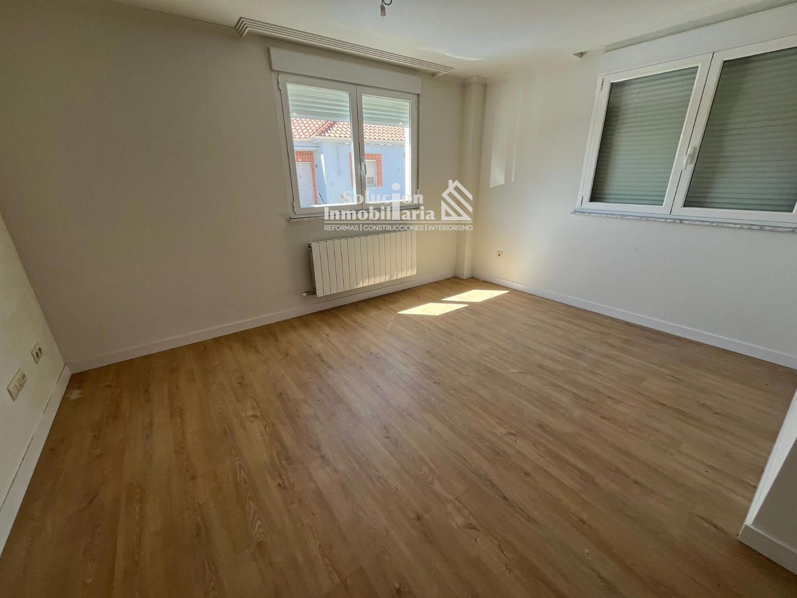 Piso en venta en Encinas de Abajo con Calefacción y Terraza