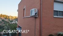 Vista exterior de Casa o xalet en venda en Rubí amb Aire condicionat, Terrassa i Traster