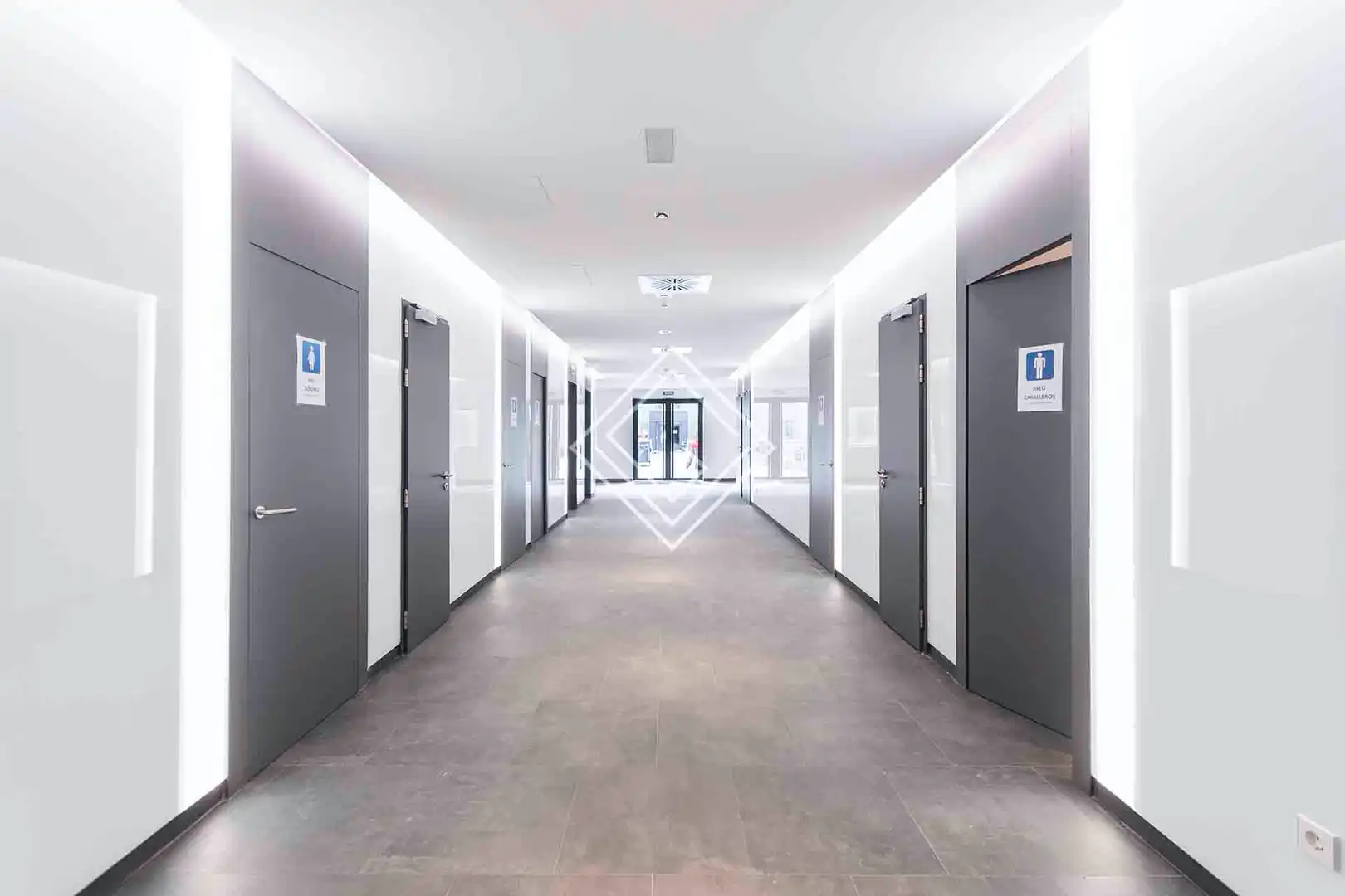 Büro mit Aufzug zur Miete in Calle Gobelas, imagen 17