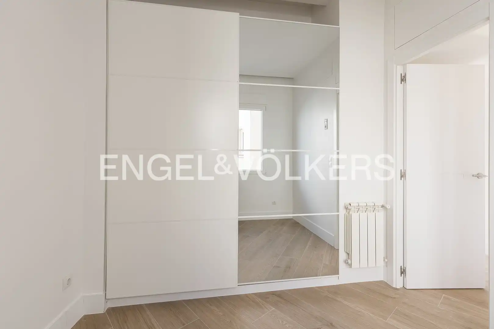 Bedroom of Flat for rent in Madrid  with Air Conditioner and Heating