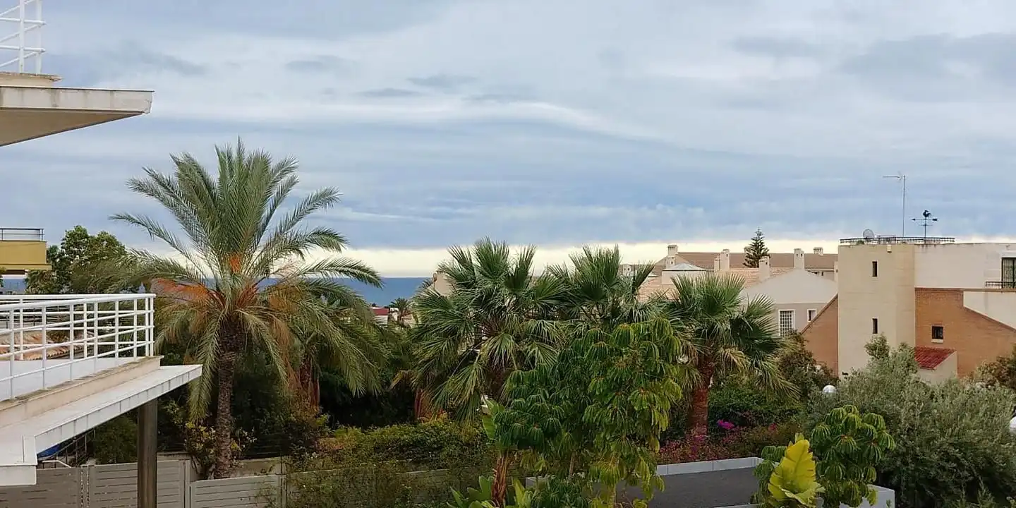 Casa con terraza en venta en Playa de San Juan - El Cabo de las Huertas, imagen 4