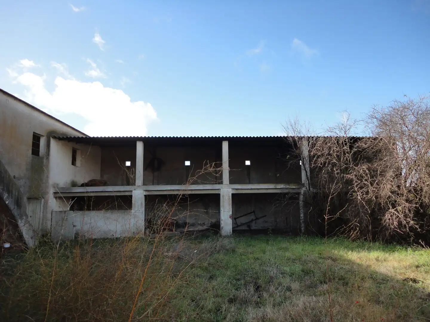 Vista exterior de Finca rústica en venda en Alcazarén amb Traster