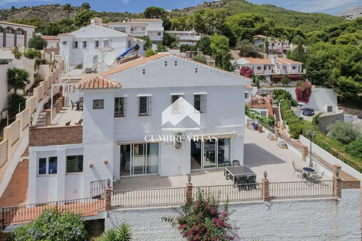 Exterior view of Houses for sale in Almuñécar
