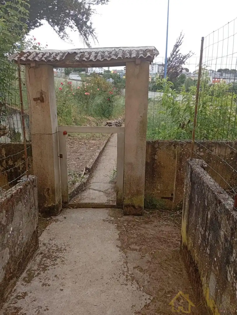 Jardí de Casa o xalet en venda en Lugo amb Calefacció i Moblat