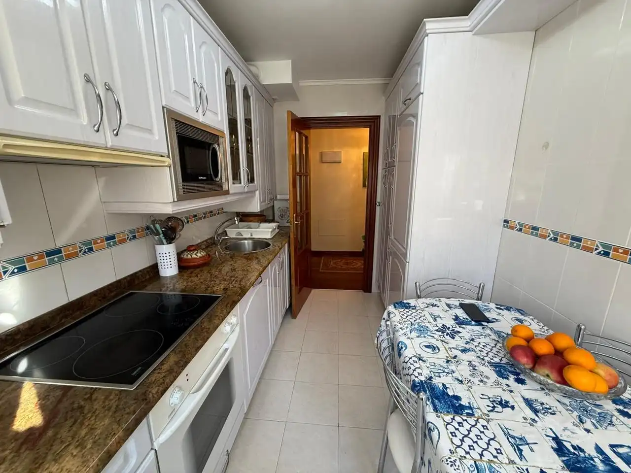 Cuina de Pis en venda en Castro-Urdiales amb Calefacció, Parquet i Terrassa