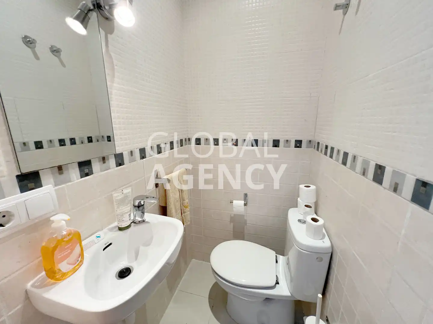 Bathroom of Duplexes for sale in Madrid  with Heating, Oven and Washing machine