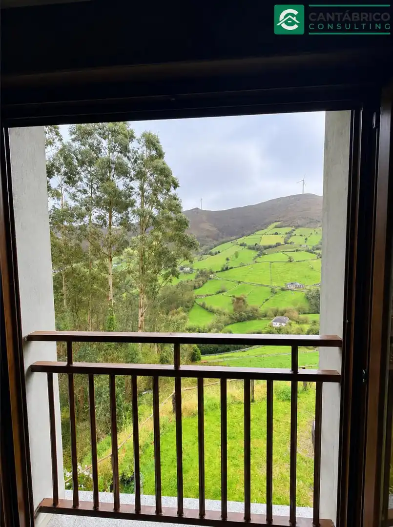 Außenansicht von Haus oder Chalet zum Verkauf in Navia mit Heizung, Terrasse und Möbliert