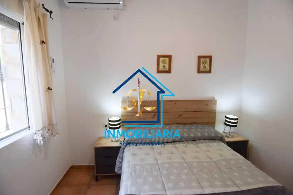 Dormitori de Casa o xalet en venda en Córdoba amb Aire condicionat, Terrassa i Piscina