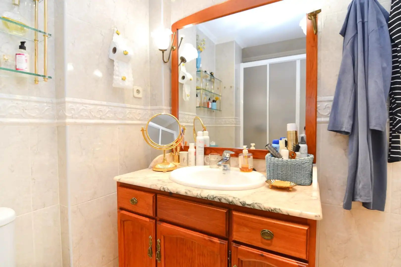 Badezimmer von Wohnung zum Verkauf in Madrid mit Heizung und Parkett