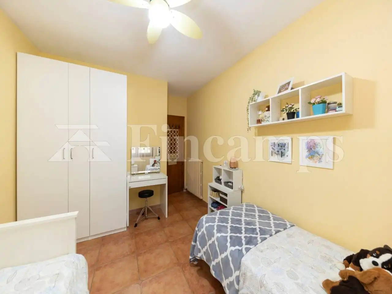 Schlafzimmer von Haus oder Chalet zum Verkauf in Cerdanyola del Vallès mit Klimaanlage, Heizung und Privatgarten