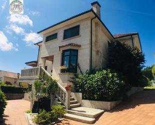 Vista exterior de Finca rústica en venda en Poio amb Calefacció, Jardí privat i Terrassa