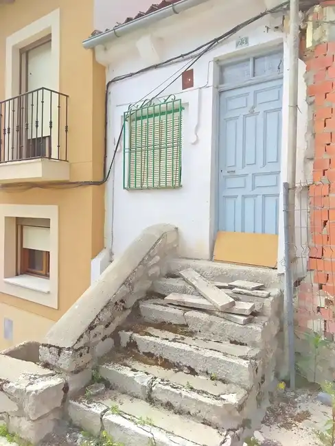 Vista exterior de Casa adosada en venta en Cuéllar