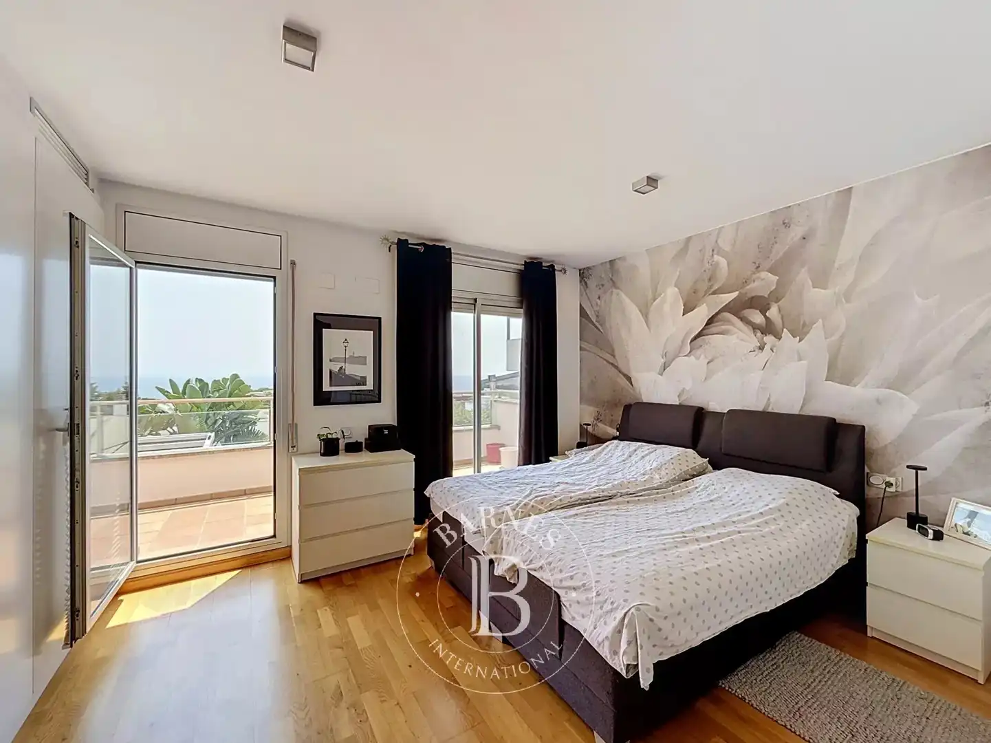 Habitación de Casa adosada en venta en Mataró con Aire acondicionado, Calefacción y Jardín privado
