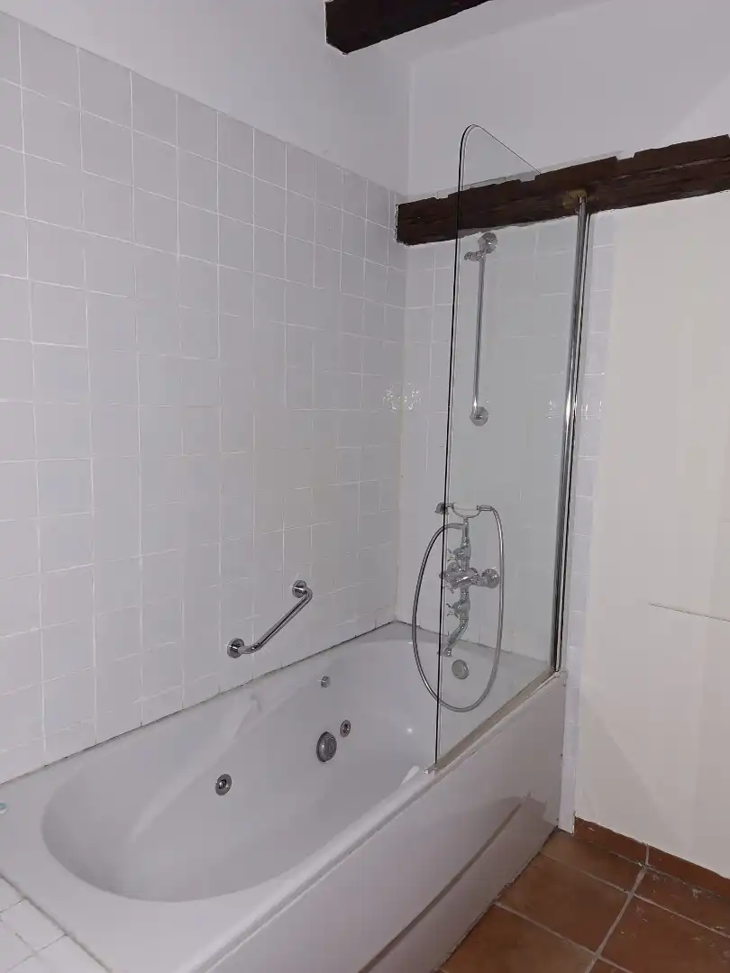Baño de Finca rústica en venta en Soba con Calefacción, Jardín privado y Terraza