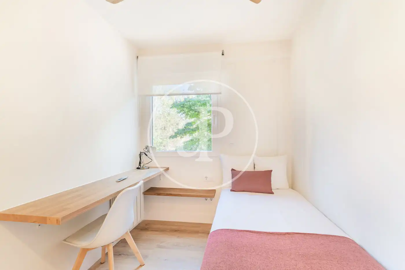 Bedroom of Flat for rent in Madrid  with Air Conditioner, Heating and Furnished