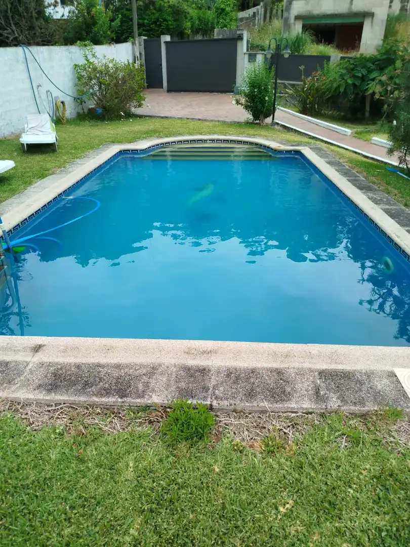 Piscina de Casa o xalet en venda en Cangas  amb Calefacció, Jardí privat i Piscina