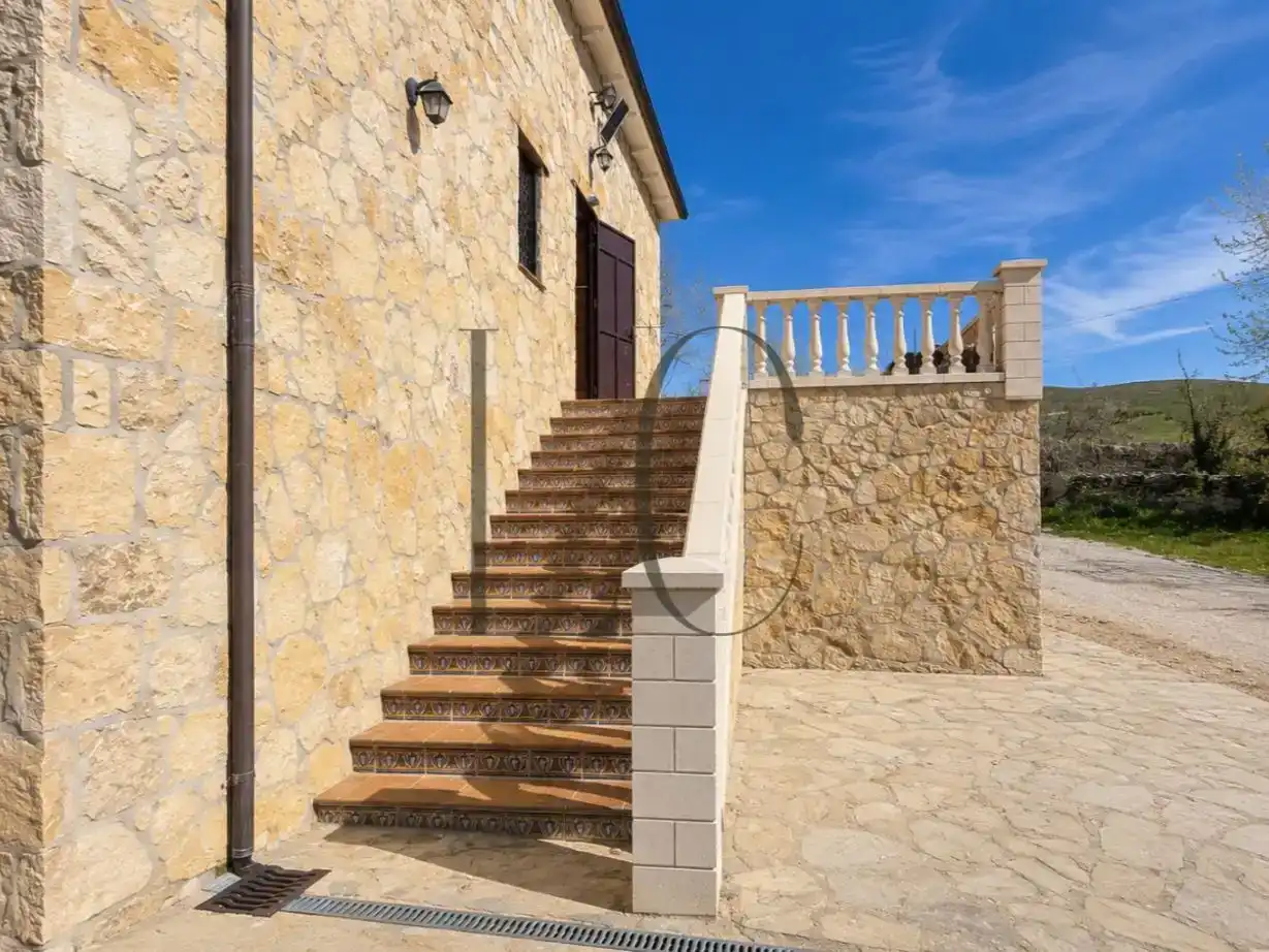 Vista exterior de Piso en venta en La Tala con Jardín privado, Trastero y Amueblado