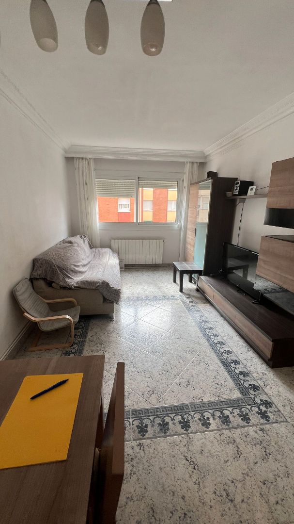 Sala d'estar de Pis en venda en Badalona amb Aire condicionat, Calefacció i Moblat