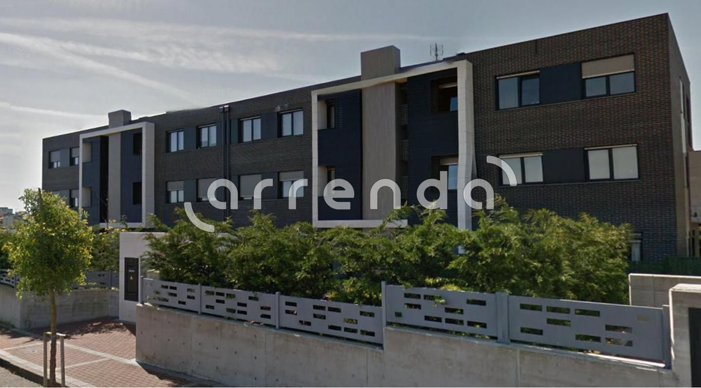 Vista exterior de Pis de lloguer en Santander amb Calefacció, Traster i Piscina