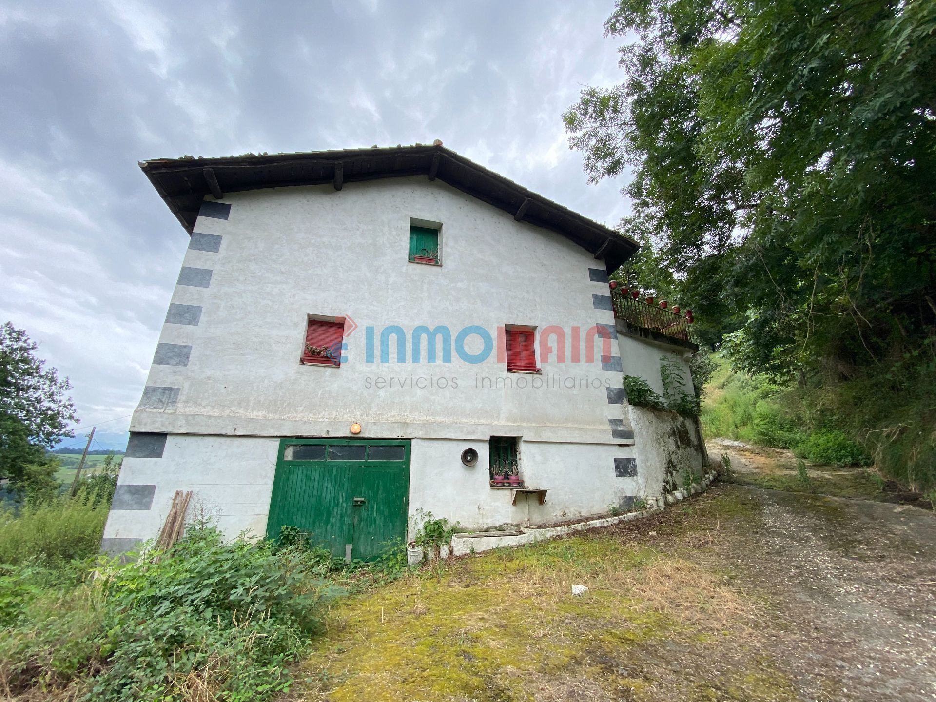 Vista exterior de Casa o xalet en venda en Beasain amb Jardí privat i Traster