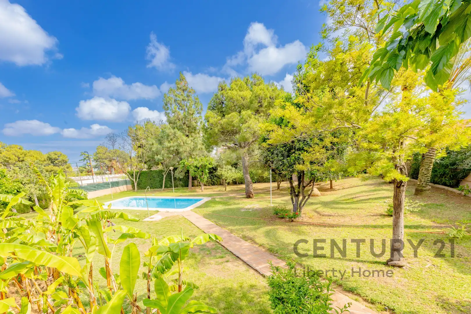 Vista exterior de Casa o chalet en venta en Torrent con Aire acondicionado, Jardín privado y Piscina