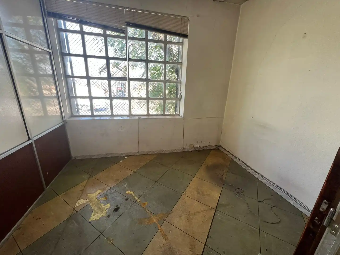 Habitación de Local en venta en Ávila